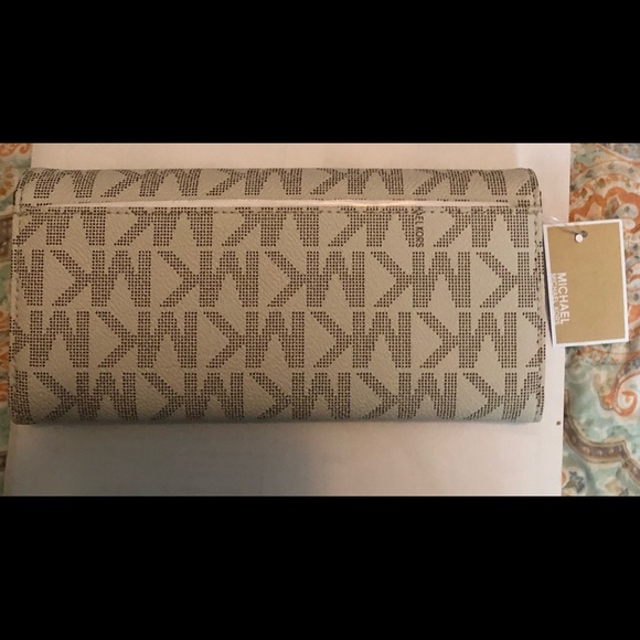NWT mk vanilla Fulton Wallet - Picture 4 of 6
